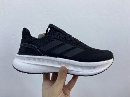 اديداس الترا بوست / اسود / ابيض اصلي