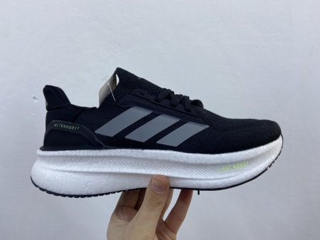 اديداس الترا بوست  /اسود / سكني اصلي