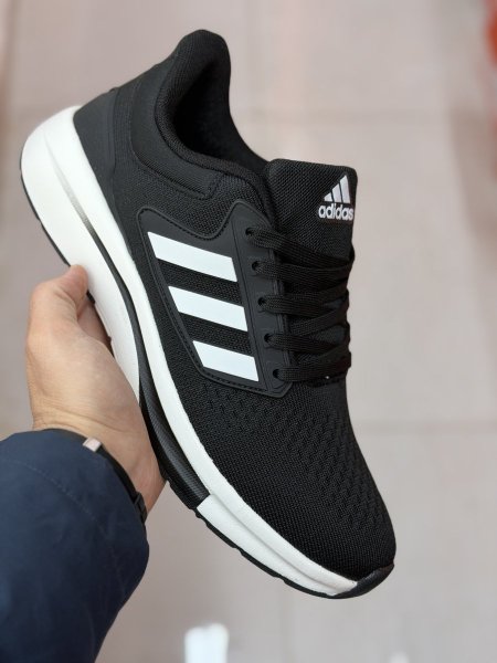 اديدس / اسود/ابيض/ ld-1xl