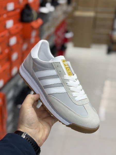 اديدس / سكني /  ابيض / sl 72